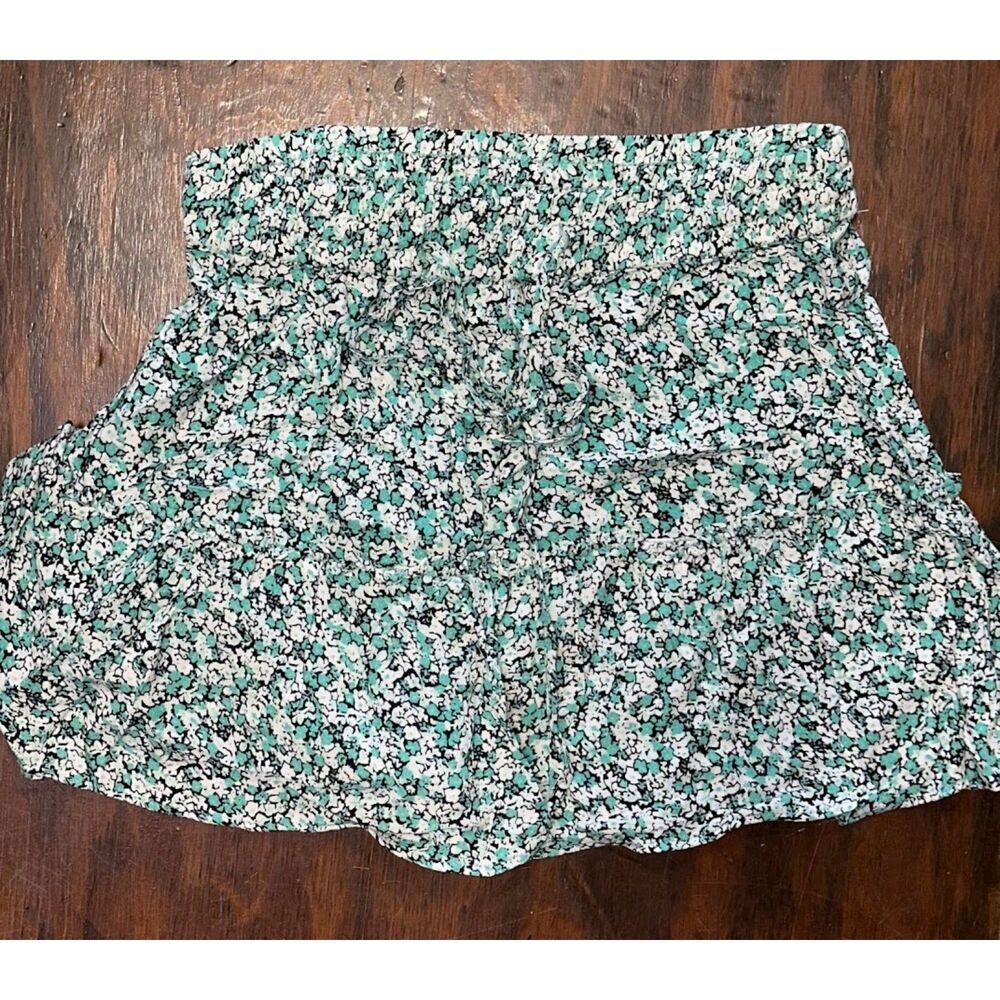 Green Zara Floral Flowy Shorts Size Medium